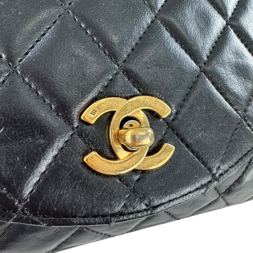 Chanel Vintage Round Flap Matelasse Shoulder Bag - Picture 15 of 16